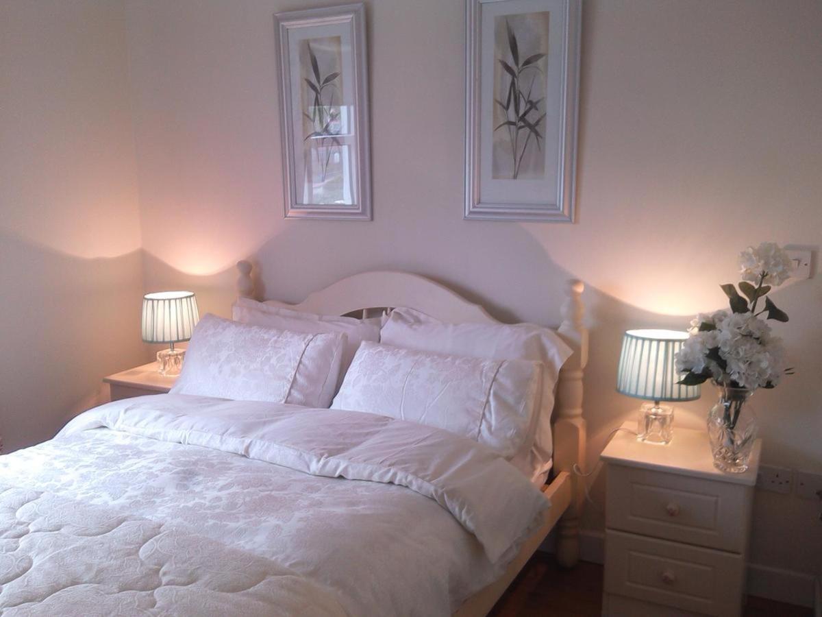 The Vee Guest Accommodation Waterford Room photo